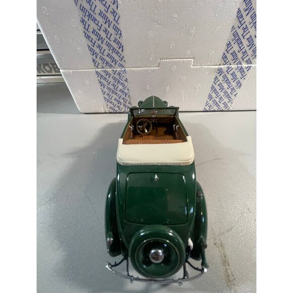Franklin Mint 1:24 1936 Ford Deluxe Cabriolet Convertible - Picture 11 of 15